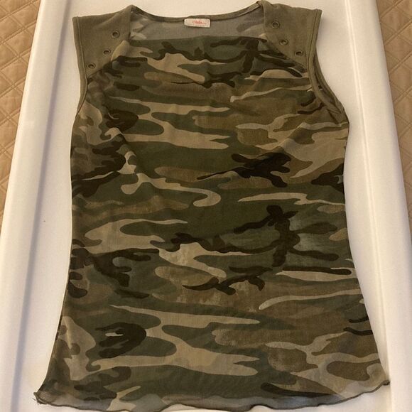 LALA U.S.A. Sleeveless Top Camo Print, Lettuce Hem,Grommet Detail. Size Small. - Picture 1 of 6